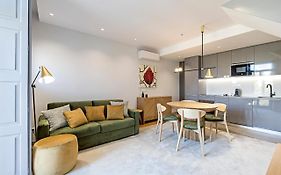 Almada 505 - Premium Flat By Lovelystay
